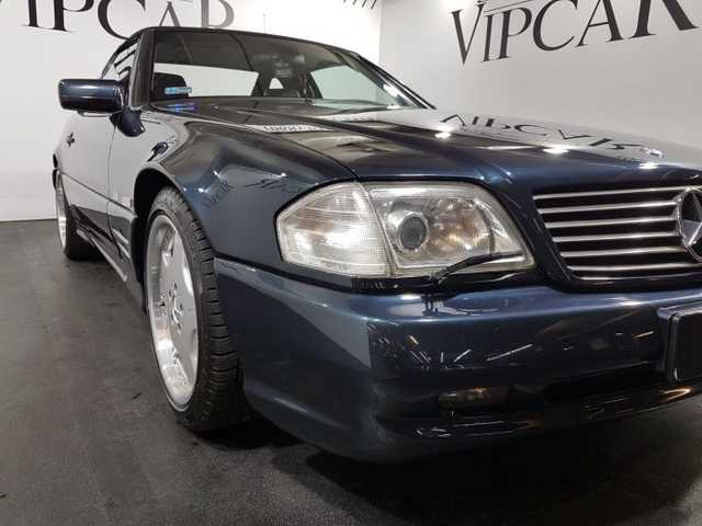 Украинцам хотят продать старый Mercedes за 7 млн гривен