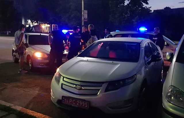 Провокация или беспредел? Под Киевом полиция задержала популярного блогера