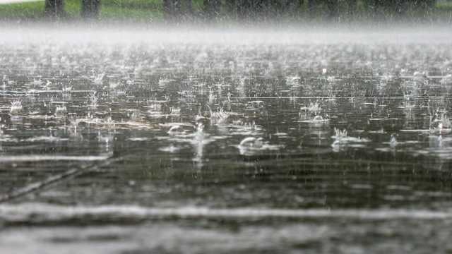 "Богдан" утопился: столичное метро Левобережная ушло под воду