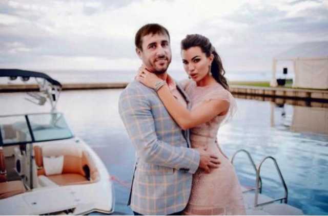 Гражданская супруга подарила радикалу Рыбалке песню на День рождения: «Серьожа! Серьожа!»