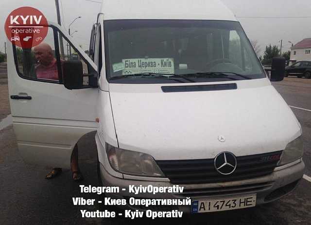 Под Киевом пьяный водитель вез полную маршрутку пассажиров