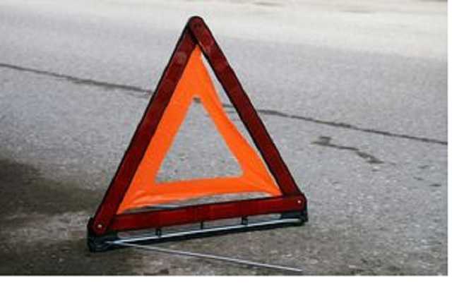 Во Львове маршрутка влетела в машину охраны - трое пострадавших