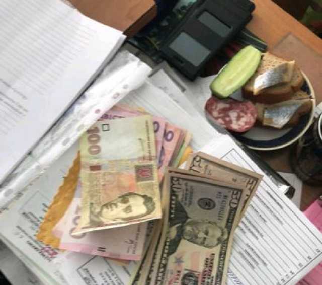 В Одессе СБУ раскрыла группировку врачей, системно вымогавших взятки у инвалидов