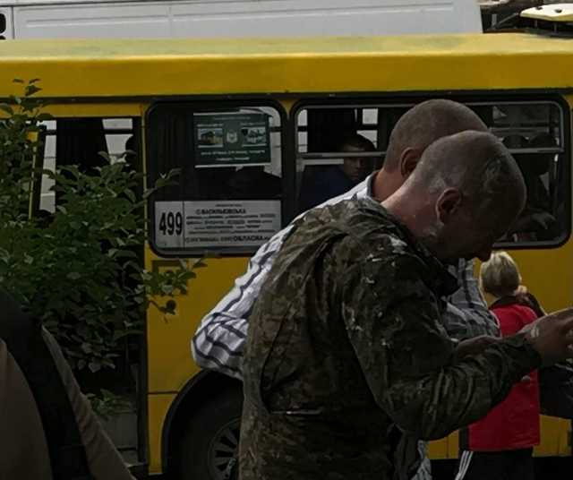 Под зданием МО бывший военный поджог себя, что бы оказать давление на суд