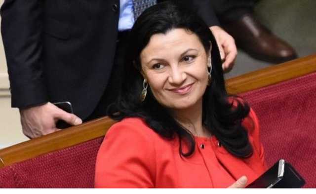 Вице-премьер Иванна Климпуш-Цинцадзе получила подарков почти на 2 млн