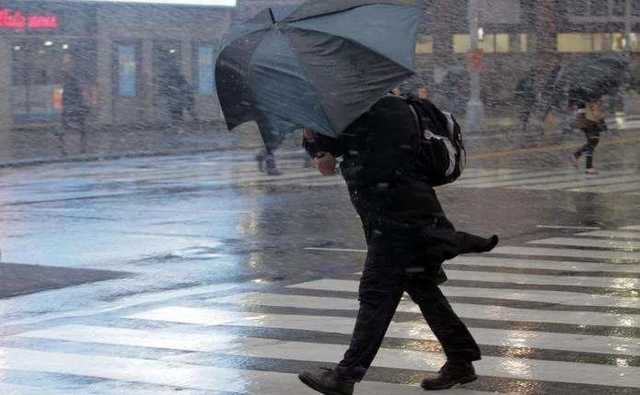 Из-за непогоды в Украине обесточено более 140 населенных пунктов