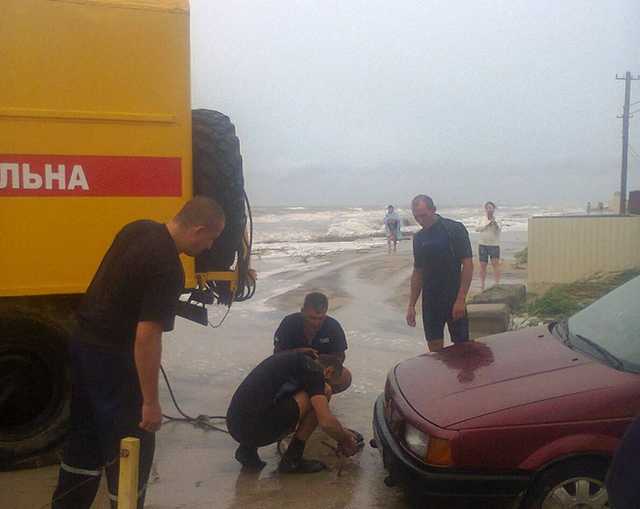 В Запорожской области из-за непогоды десятки туристов оказались в ловушке