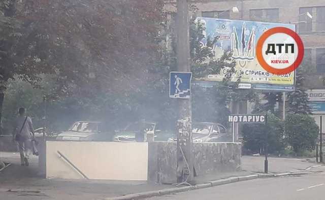 В Киеве в "подземке" произошел пожар: появились первые фото
