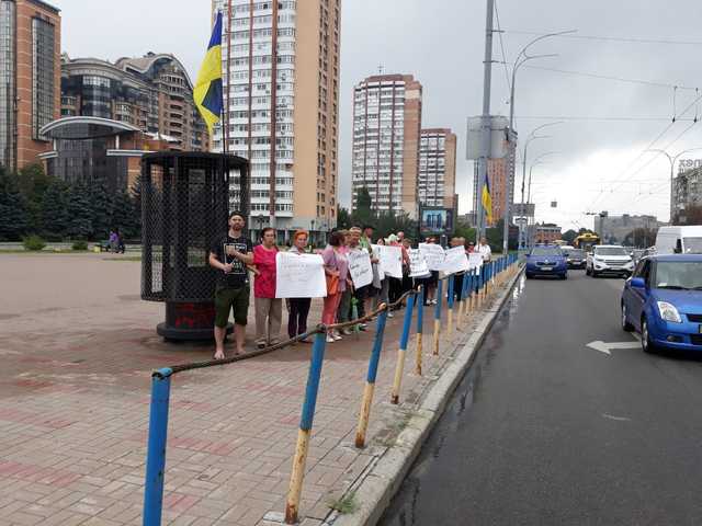 Дивна реакція на активістів села Підгірці з’явилася у соціальній мережі Фейсбук