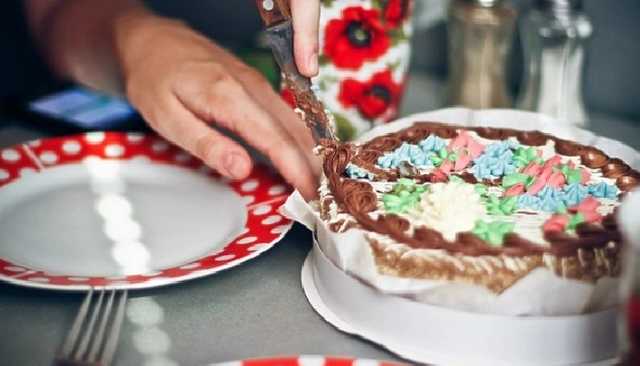 Верховный суд разрешил конкуренту Roshen оспорить право на Киевский торт