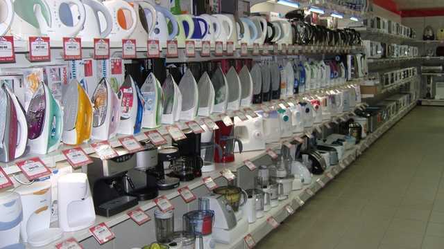 Электроника, бензин и путешествия. Что подорожает с ростом доллара в первую очередь