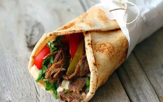 В Киеве массовое отравление шаурмой