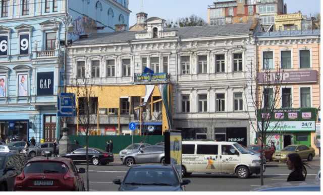 Суд разрешил братьям Супруненко превратить памятник культурного наследия на Крещатике, 48 в общепит