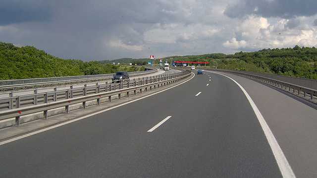 «Качественный» ремонт одесской дороги привел к уголовному делу