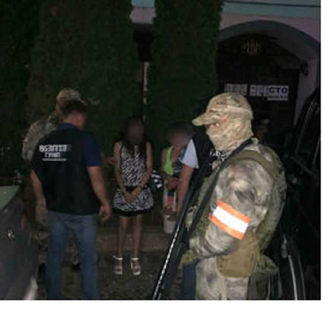 На Закарпатье женщина продавала трехлетнего сына для попрошайничества