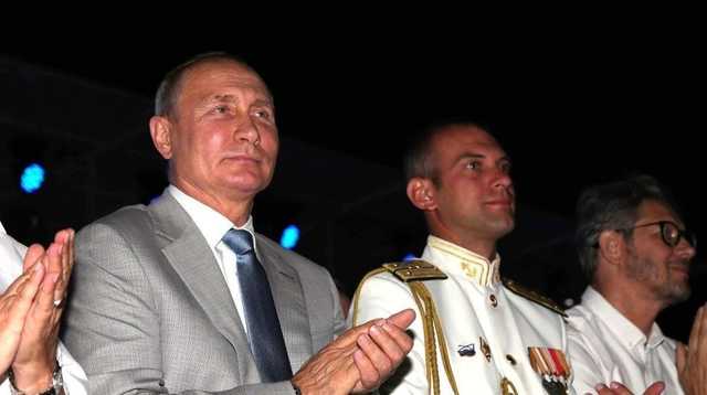 Путин приехал в оккупированный Крым на фестиваль