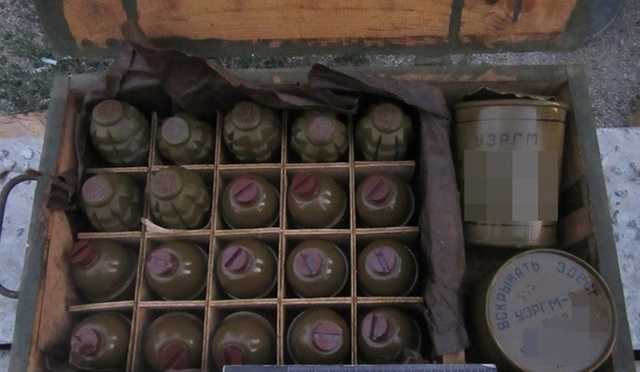 На Запоріжжі у вагоні потяга поліція виявила ящик гранат