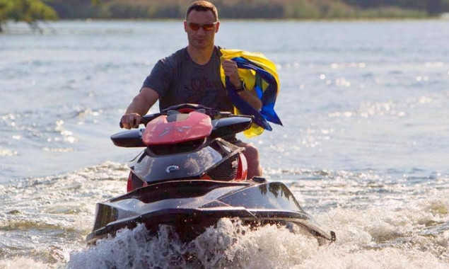 Через две недели после отпуска Кличко снова отправился на отдых