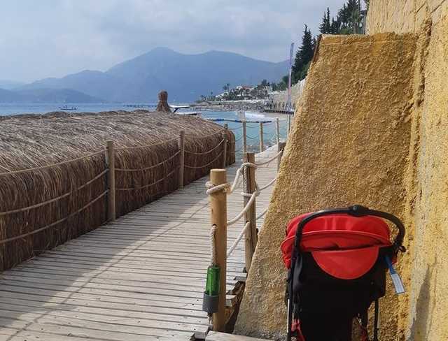 Гнетущая тишина: Украинская журналистка приструнила россиян в Турции