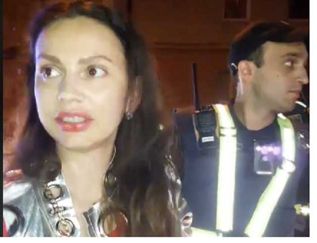 В Тернополе пьяная за рулем устроила истерику копам