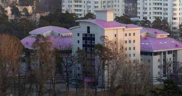 Университет "Украина" захватили полсотни человек: появились подробности и видео