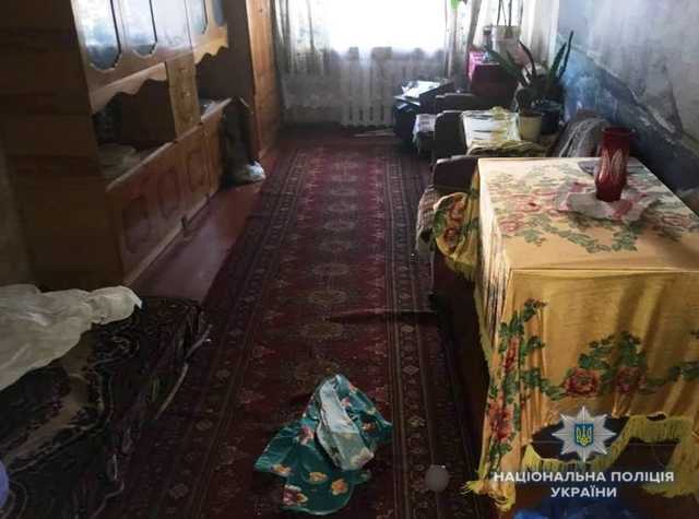 Выпили водочки: на Киевщине муж порезал жену кухонным ножом
