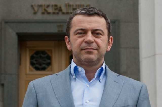 Нардеп задекларировал нательных золотых крестов на полмиллиона гривен