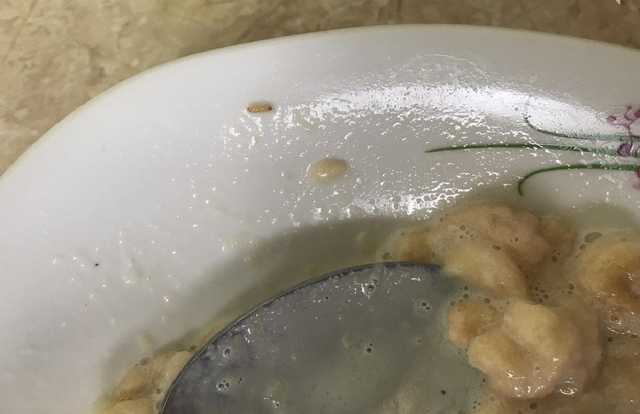 Завтрак для детей с живыми червями продается в магазине Черновцов