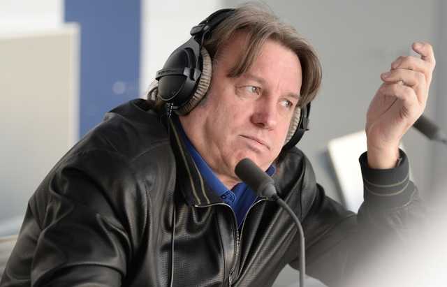 "У нее там бизнес": российский певец отреагировал на слова Вайкуле о Крыме