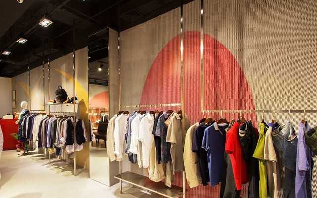 Украину ждет обвал цен на одежду: когда и сколько сэкономим