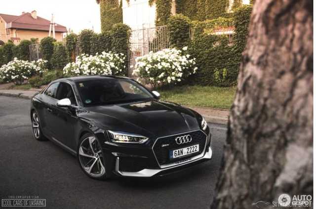     Audi RS5  
