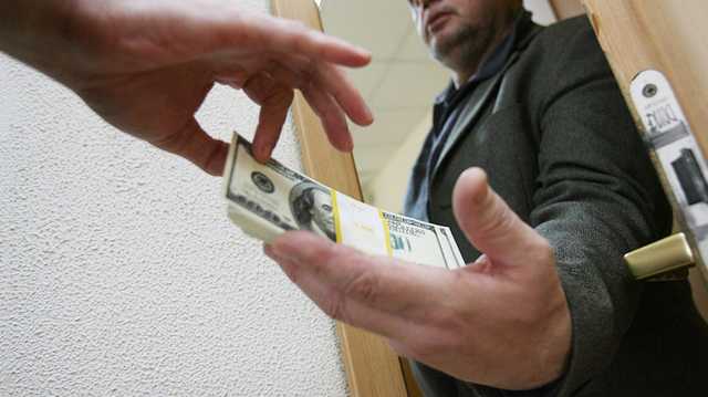 На Кировоградщине следователь вымогал у подозреваемого 3 тыс. долларов