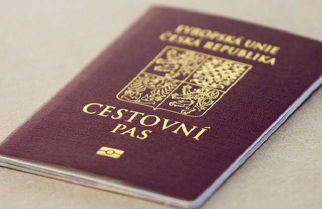 В Киеве совладелицу турфирмы поймали на подделке пакета документов