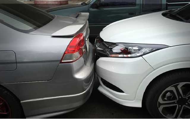 Кабмин обязал водителей иметь при себе полис автогражданки