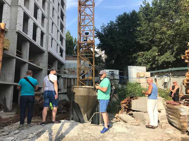 Активисты захватили строительный кран в центре Киева