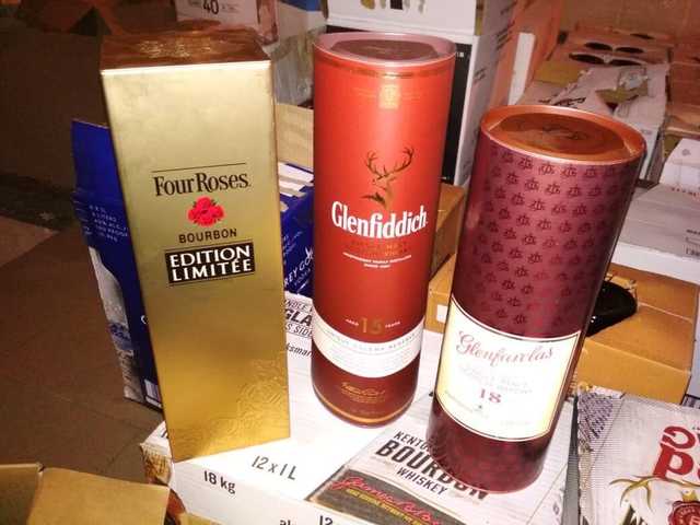 Киевлянка продавала "элитный" контрафактный алкоголь, используя соцсети