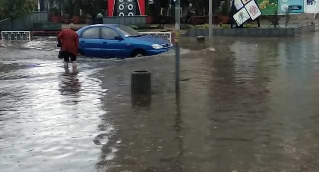 Залило за полчаса: еще один город в Украине ушел под воду