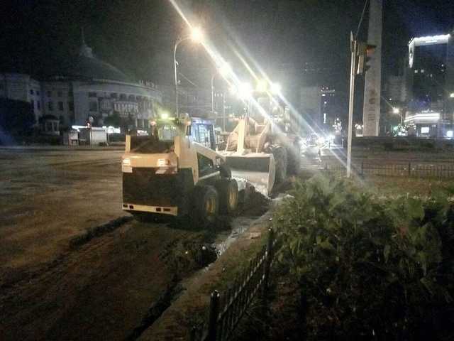 Киев затопило: как столица борется со стихией. Cвежие фото