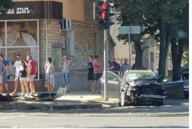 Подробности страшного ДТП в Сумах: девушку-патрульную вырезали из авто