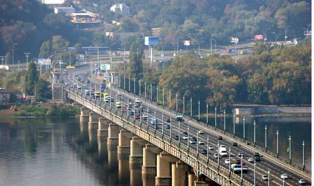 Подчиненные Густелева ринулись списывать деньги на мост Патона