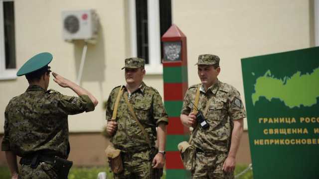 Россия не пускает жителей ОРДЛО: гигантские очереди на «Успенке»