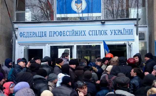 Регионалы рвутся во власть: кто и зачем расшатывает профсоюзы