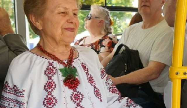 Безкоштовний проїзд у вишиванках у міському транспорті Івано-Франківська