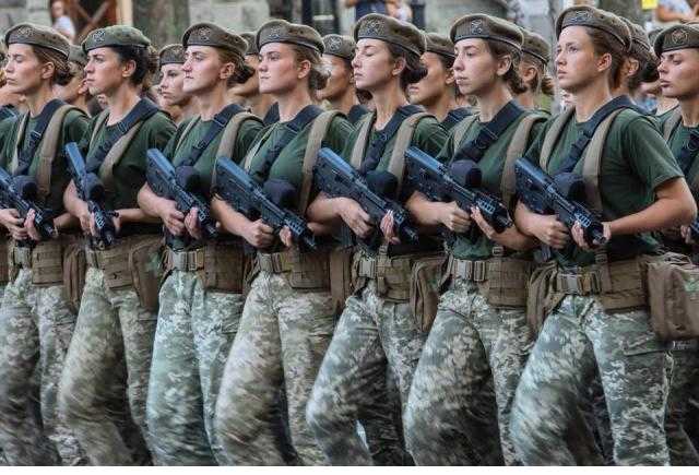 У ЗСУ служать понад 25 тисяч жінок, з них понад 3 тисячі — офіцерки