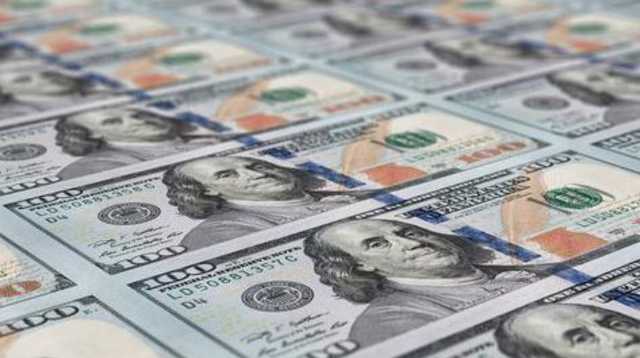 Курс доллара подняли до 28 гривен и останавливаться не собираются