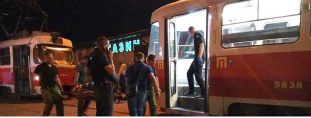 В Киеве в трамвае умер мужчина