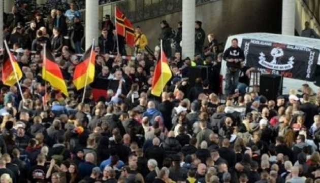 После жестокого убийства немца арабами в Германии начались погромы мигрантов