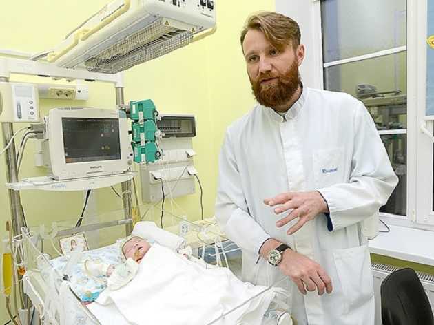 Киевские кардиохирурги провели сложную операцию и спасли жизнь новорожденного