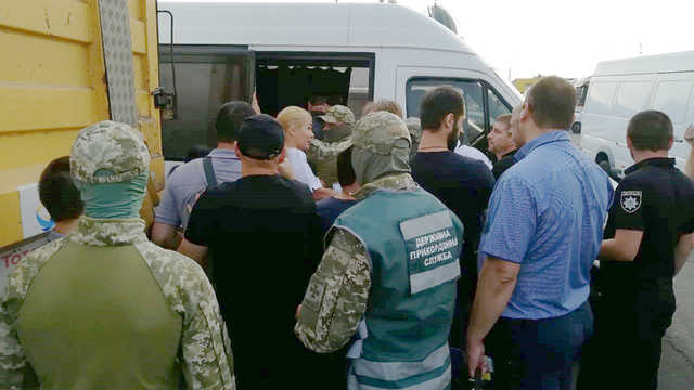 "Не подскажете, как пройти в Европу?". Как в Украине устроен бизнес на мигрантах