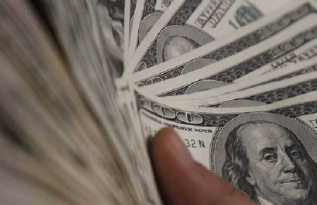 800 млн долларов на ветер: Нацбанк "старался", но гривна все равно рухнула